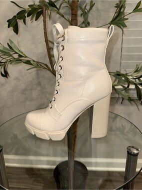 Nine West White Lace-Up Platform Ankle Boots
